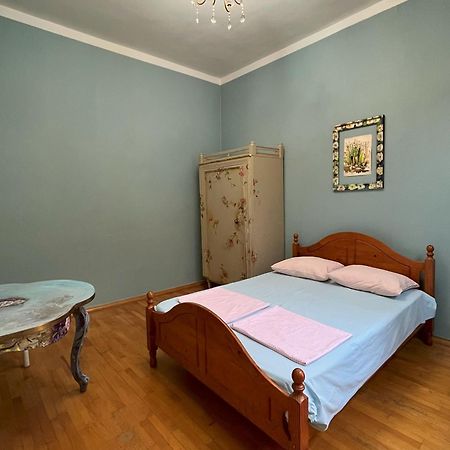 Guest House One Two Three 트빌리시 외부 사진