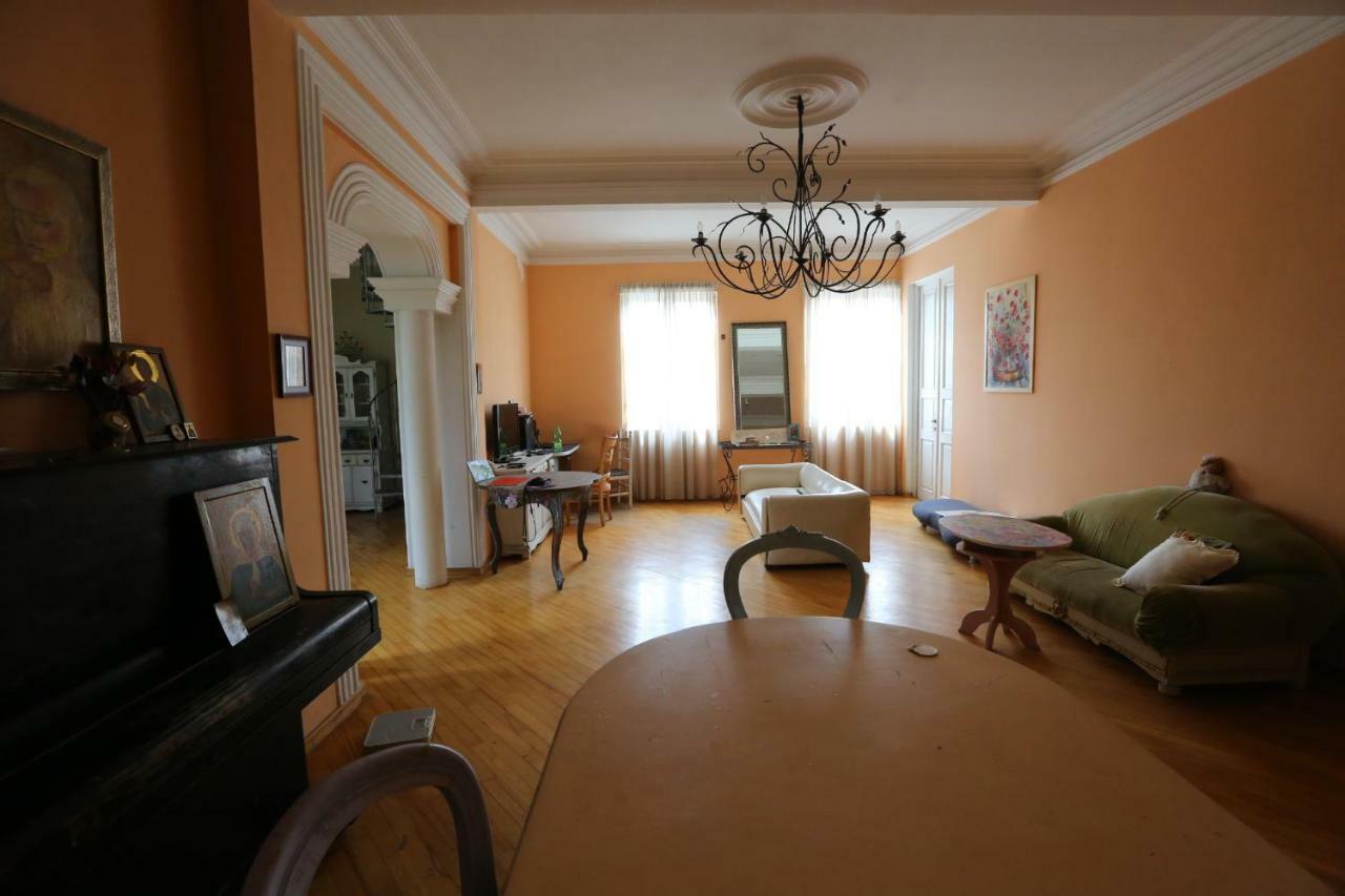Guest House One Two Three 트빌리시 외부 사진