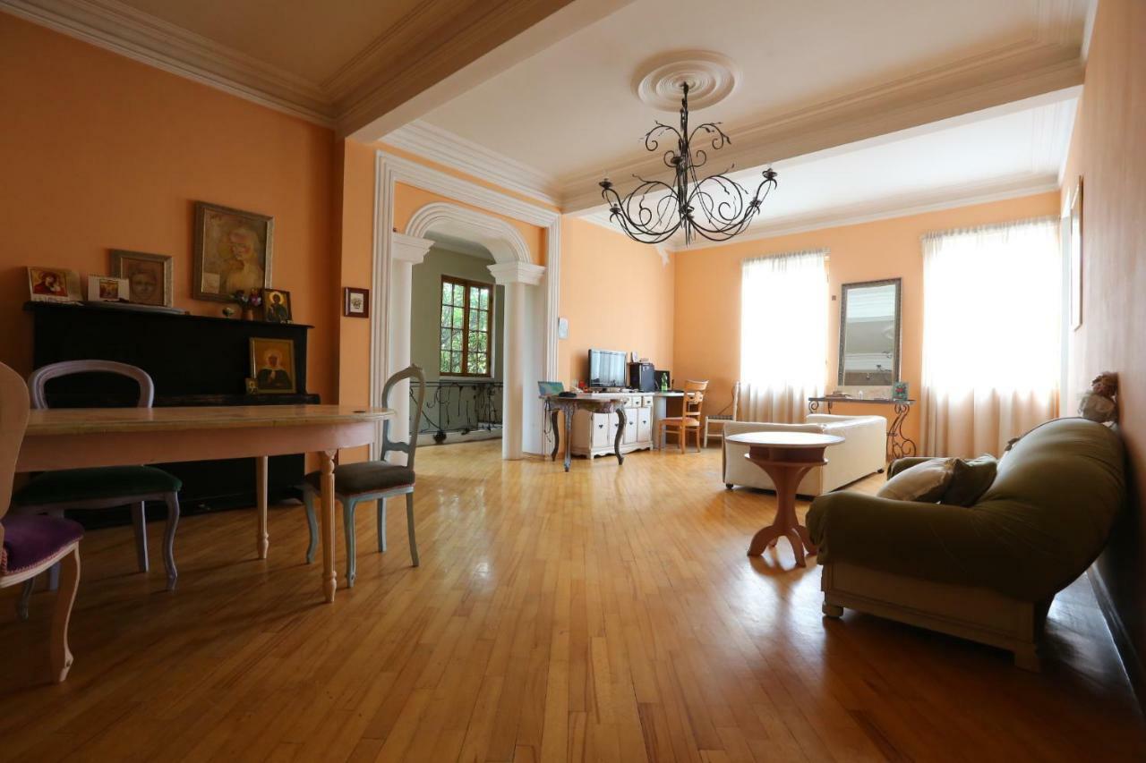 Guest House One Two Three 트빌리시 외부 사진
